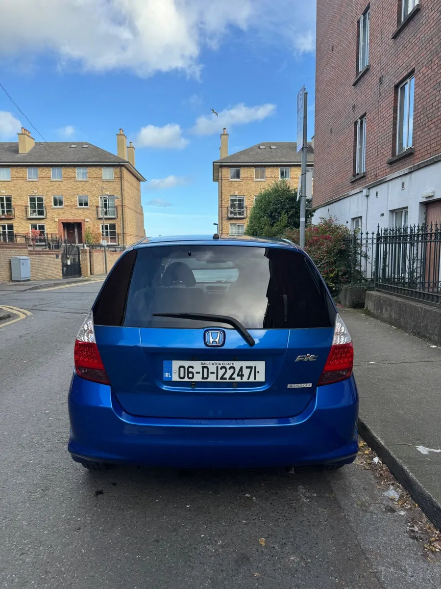 Automatic Honda Fit - Image 4