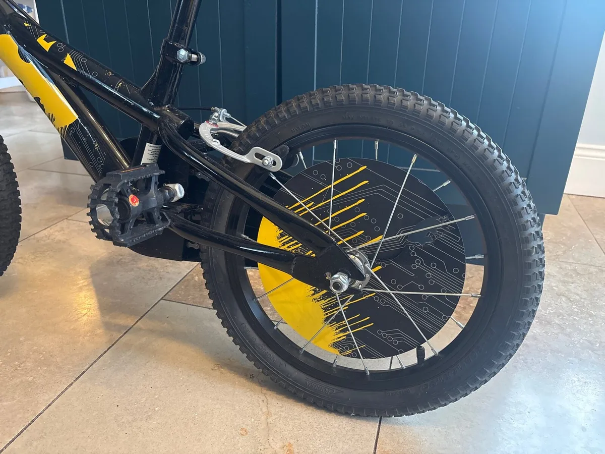 Batman Bike 16” wheel - Image 4