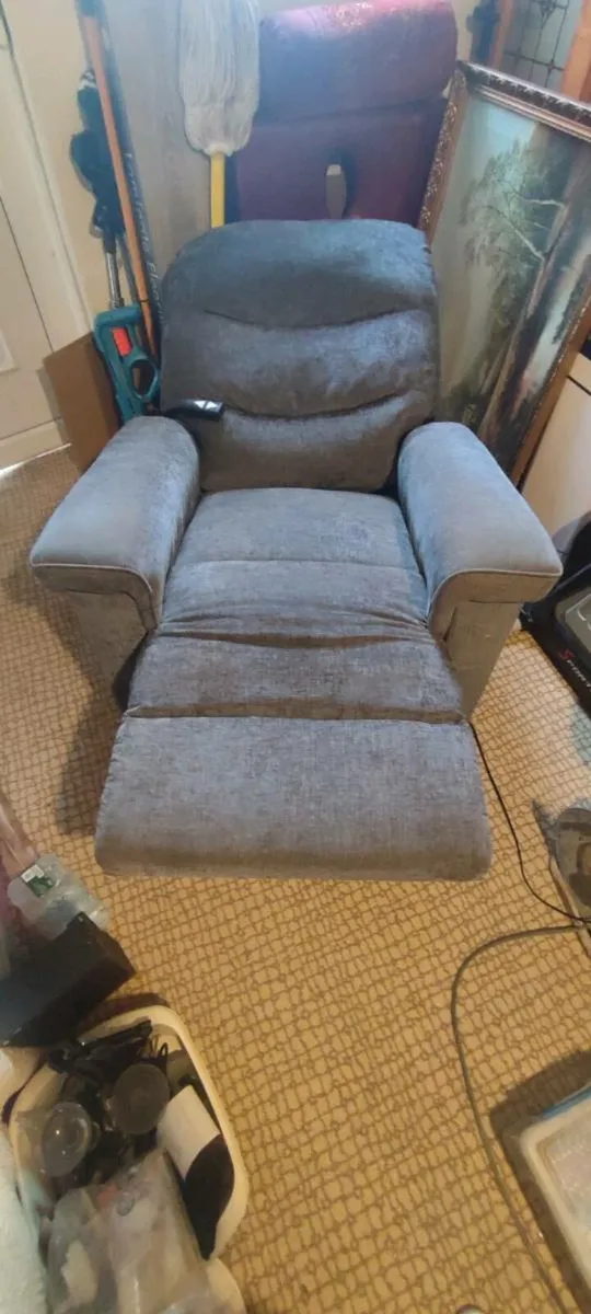Recliner chair - Image 2