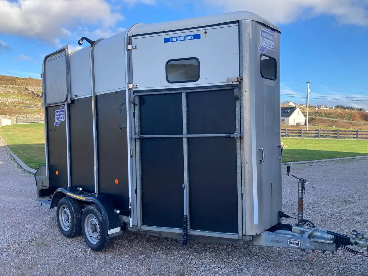 Ifor Williams 510 horse box - Image 1
