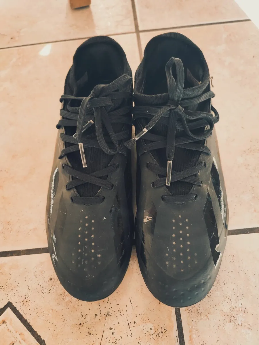 Football shoes - Image 1