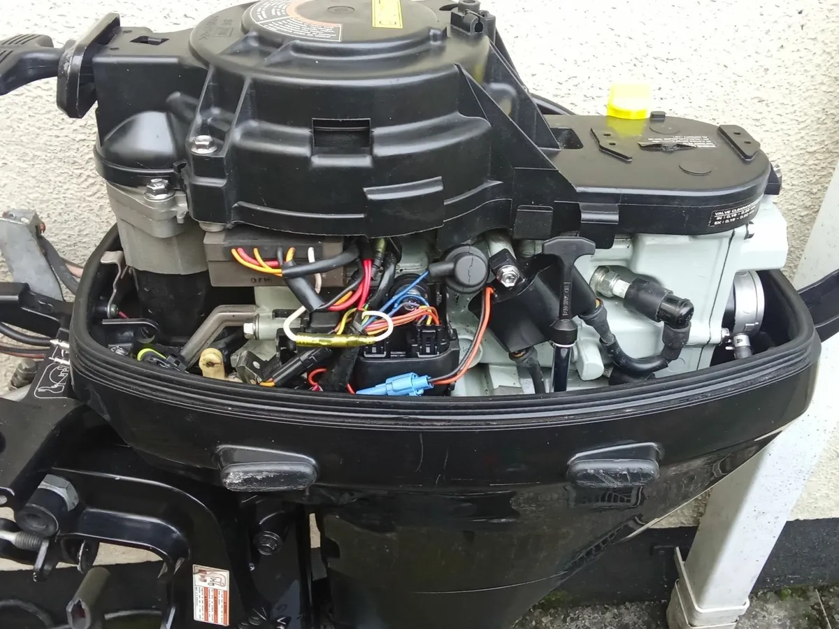 4-stroke outboard SUZUKI-9,9 hp - Image 3