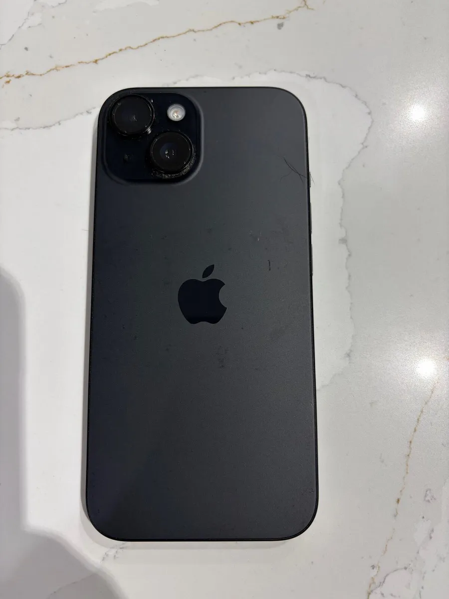iPhone 15 - Image 2