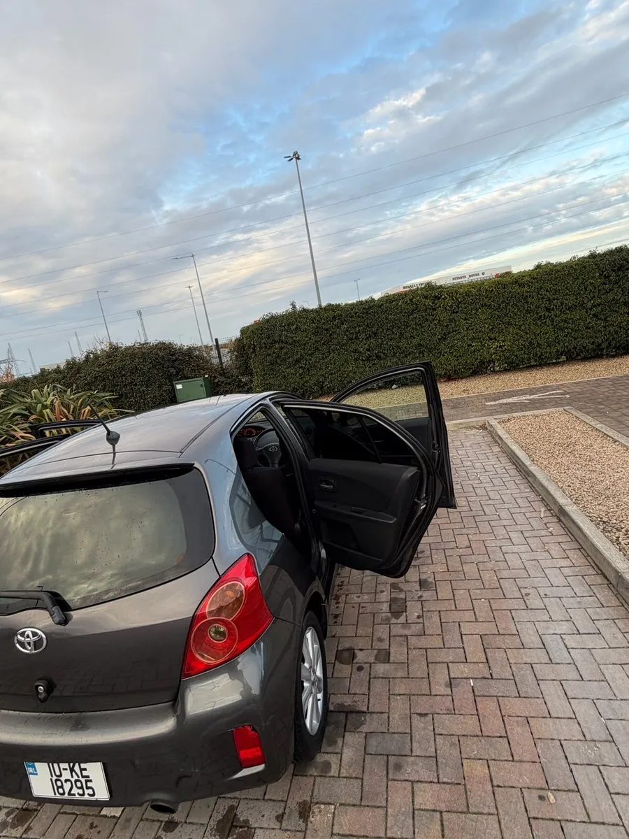 2010 Toyota Vitz RS Automatic - Image 3