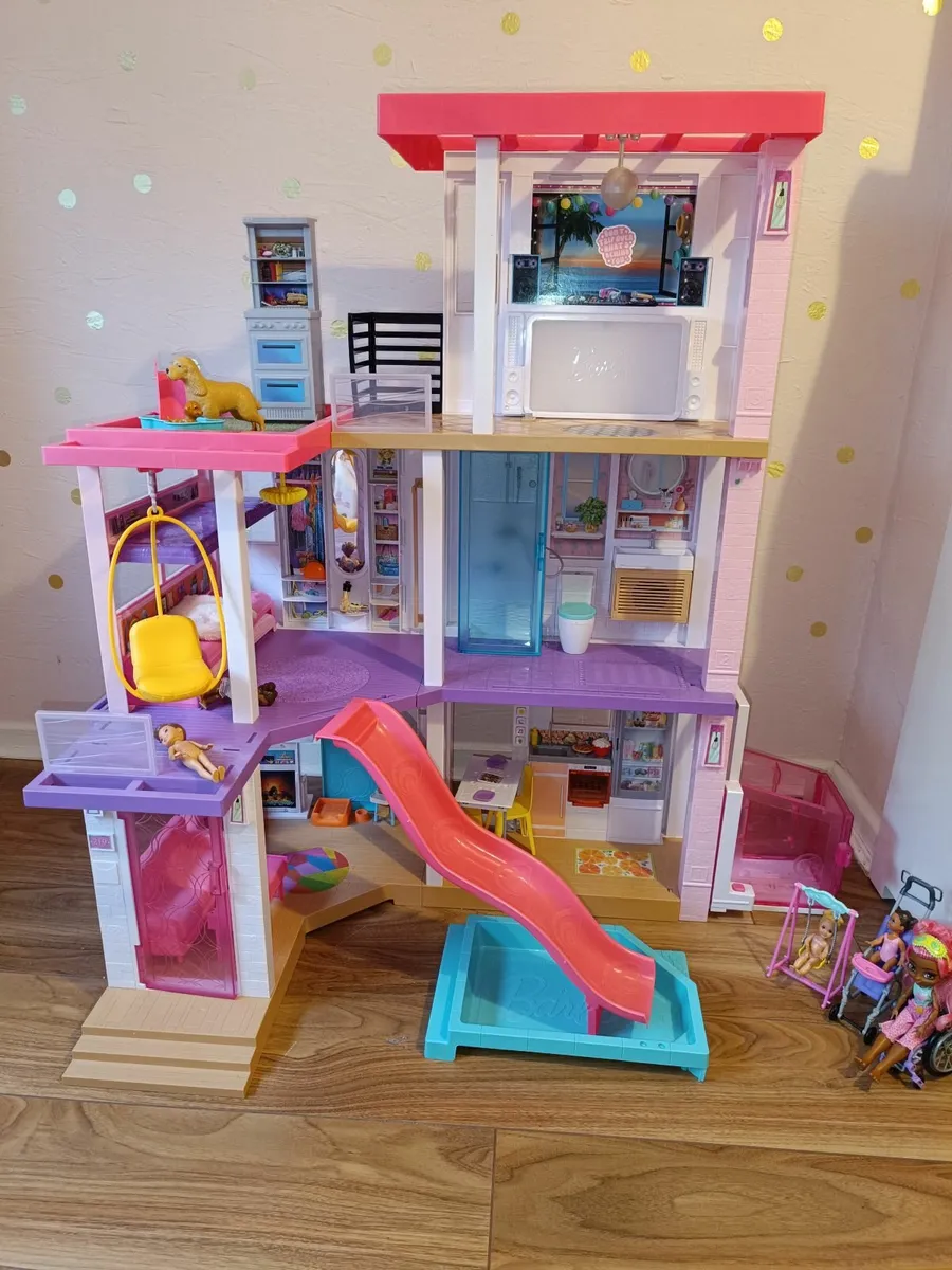 Barbie Dreamhouse, Ambulance, Car & Campervan - Image 1