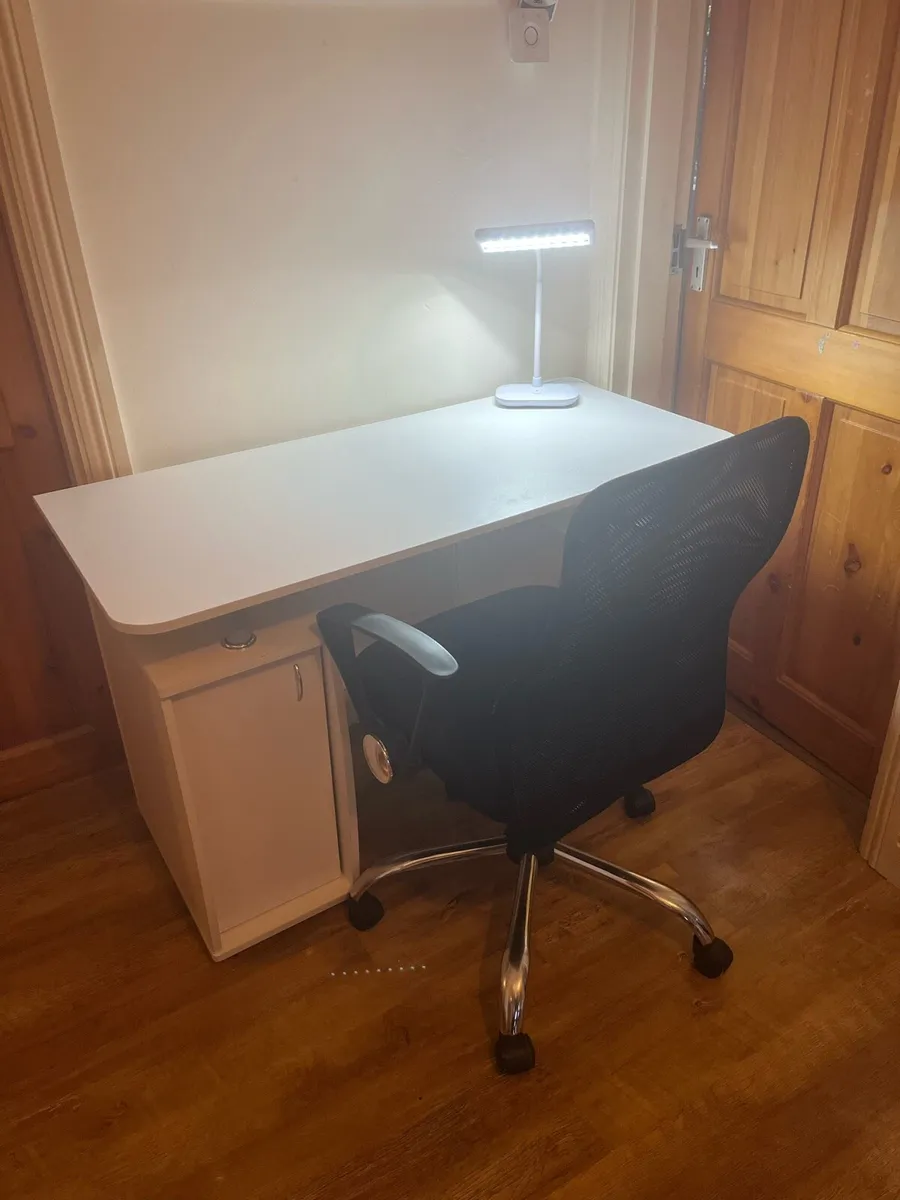 Desk and chair - Image 1