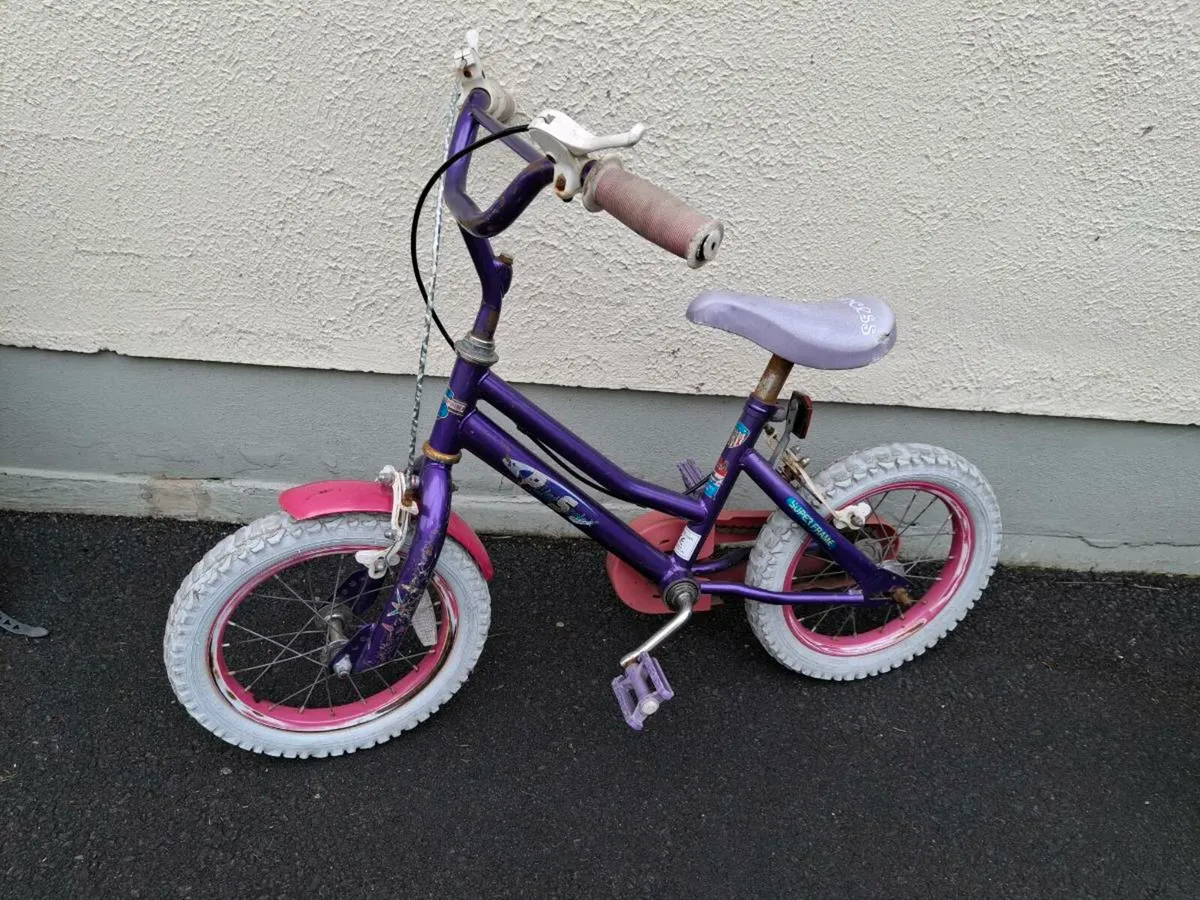 Free children's bikes and bike seat. - Image 2