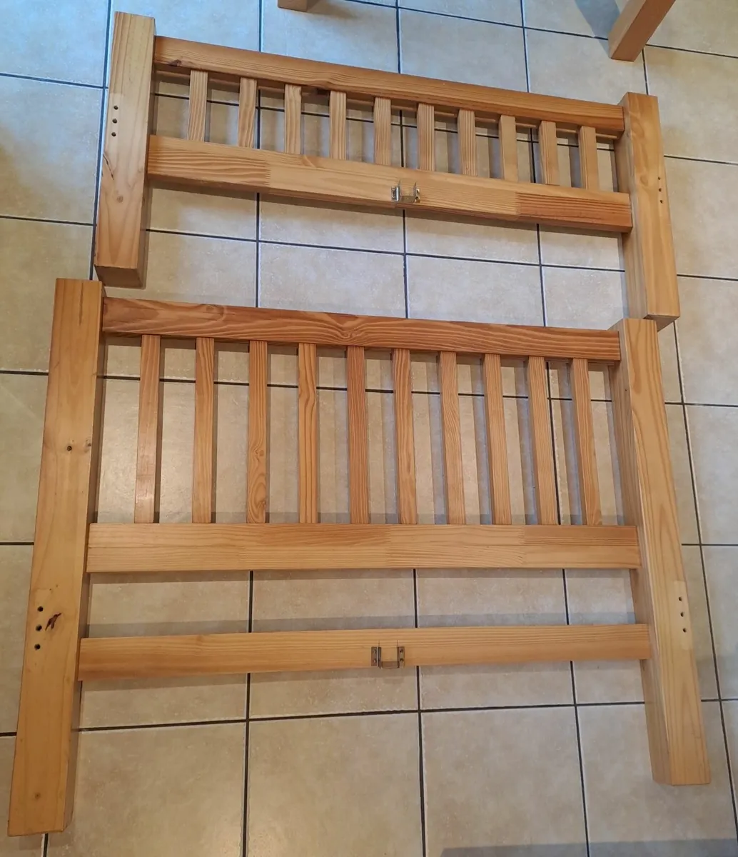 Bed frame - Image 1