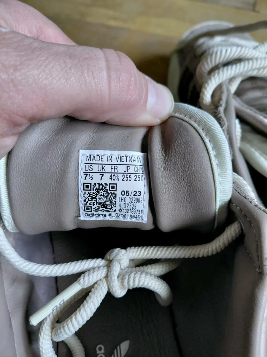 Bad bunny Adidas  trainers - Image 4