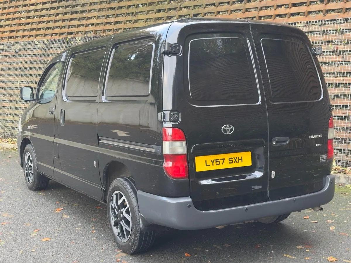 2007 Toyota Hiace 120 D4D **LOW MILEAGE** - Image 3