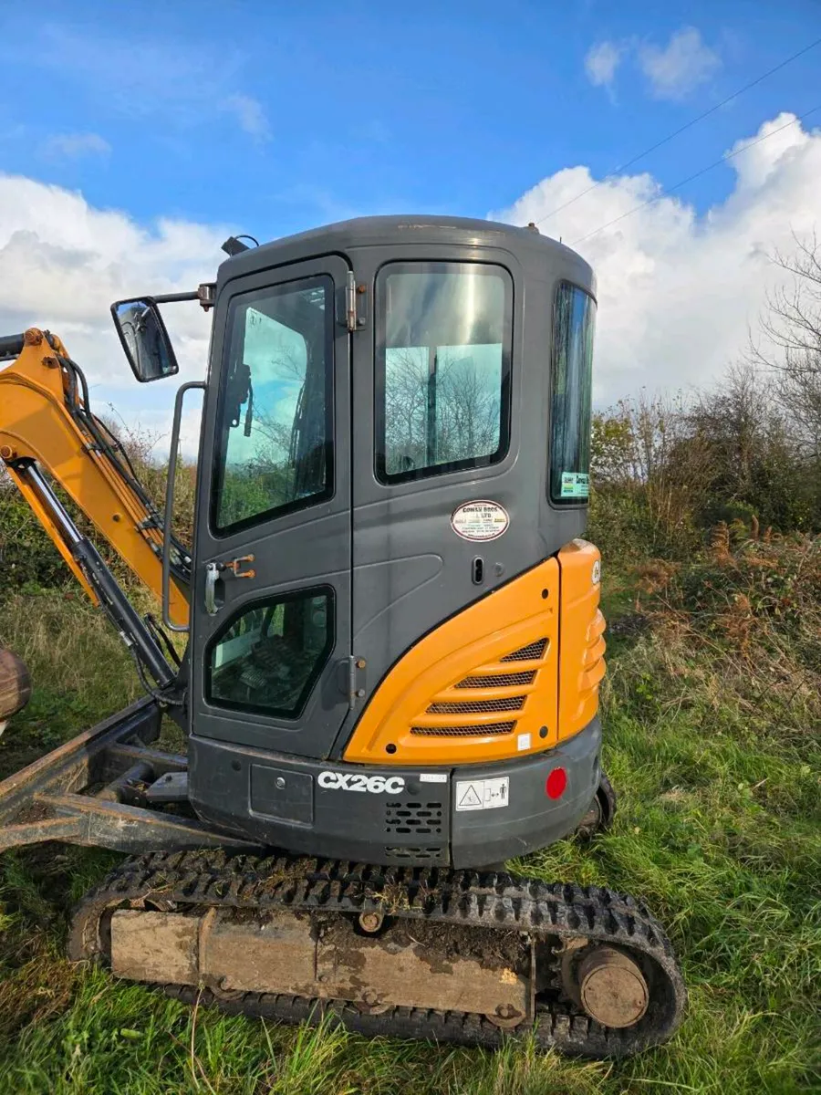 Case mini digger - Image 3