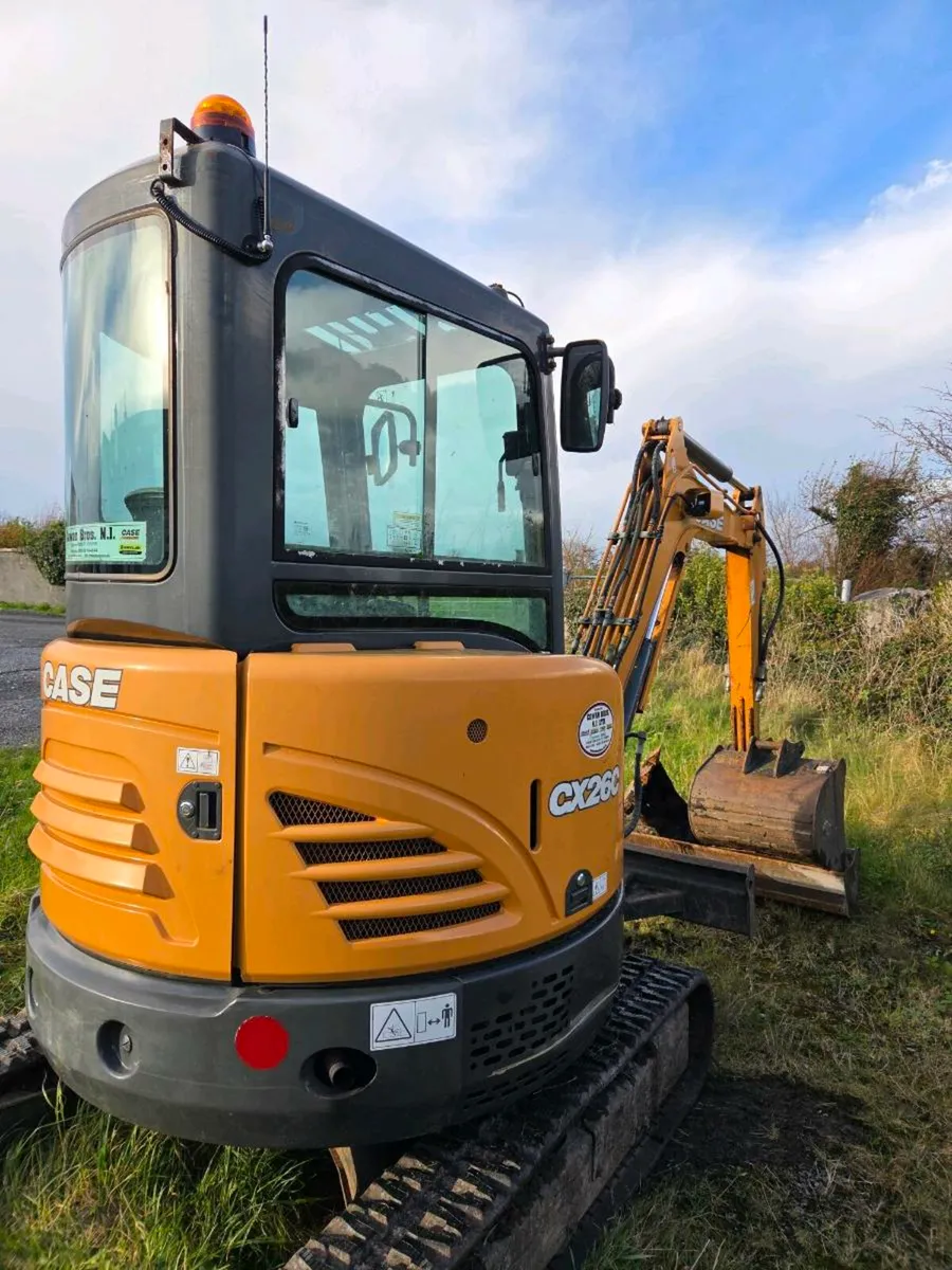 Case mini digger - Image 4