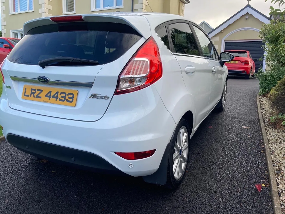 2016 Ford Fiesta - Image 4