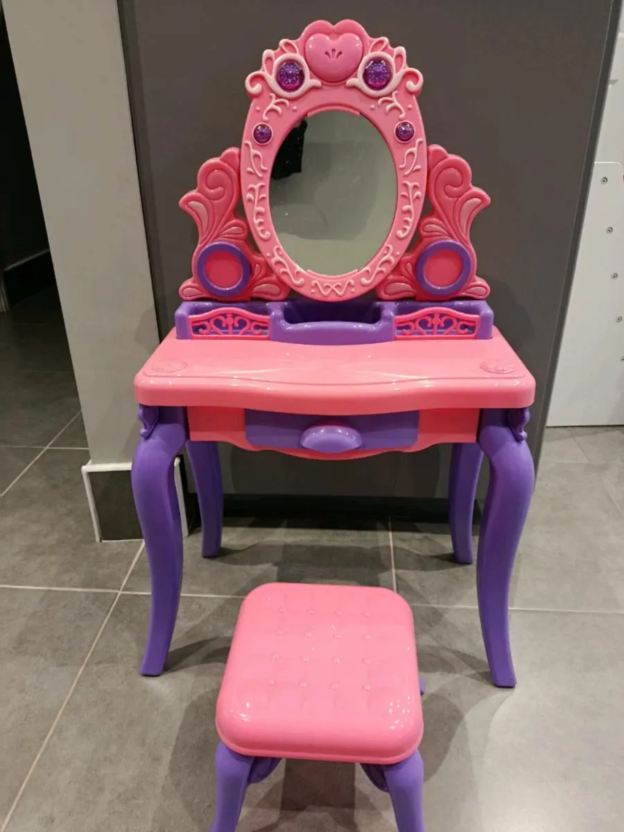 Girls Beauty Table - Image 3