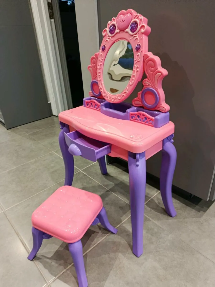 Girls Beauty Table - Image 4