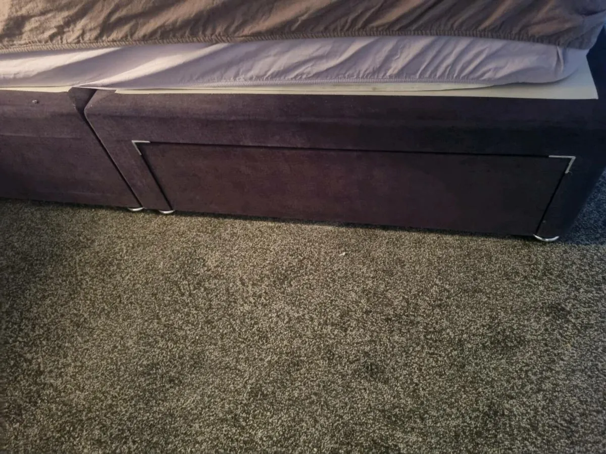 King size mattress, headboard & based whith 2 draw - Image 3