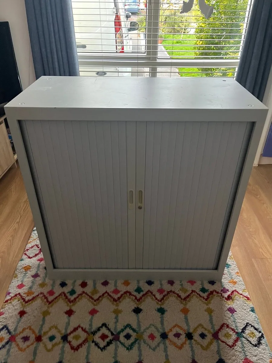 Free filing cabinet - Image 1