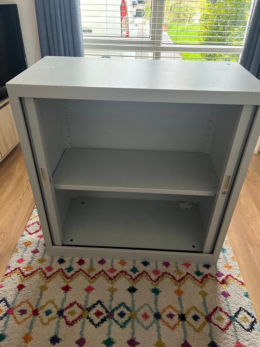 Free filing cabinet - Image 2