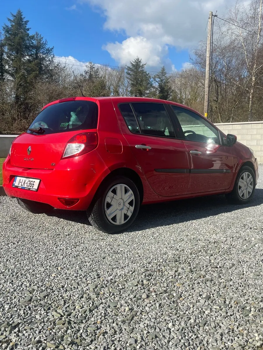 2011 Renault Clio - Image 2