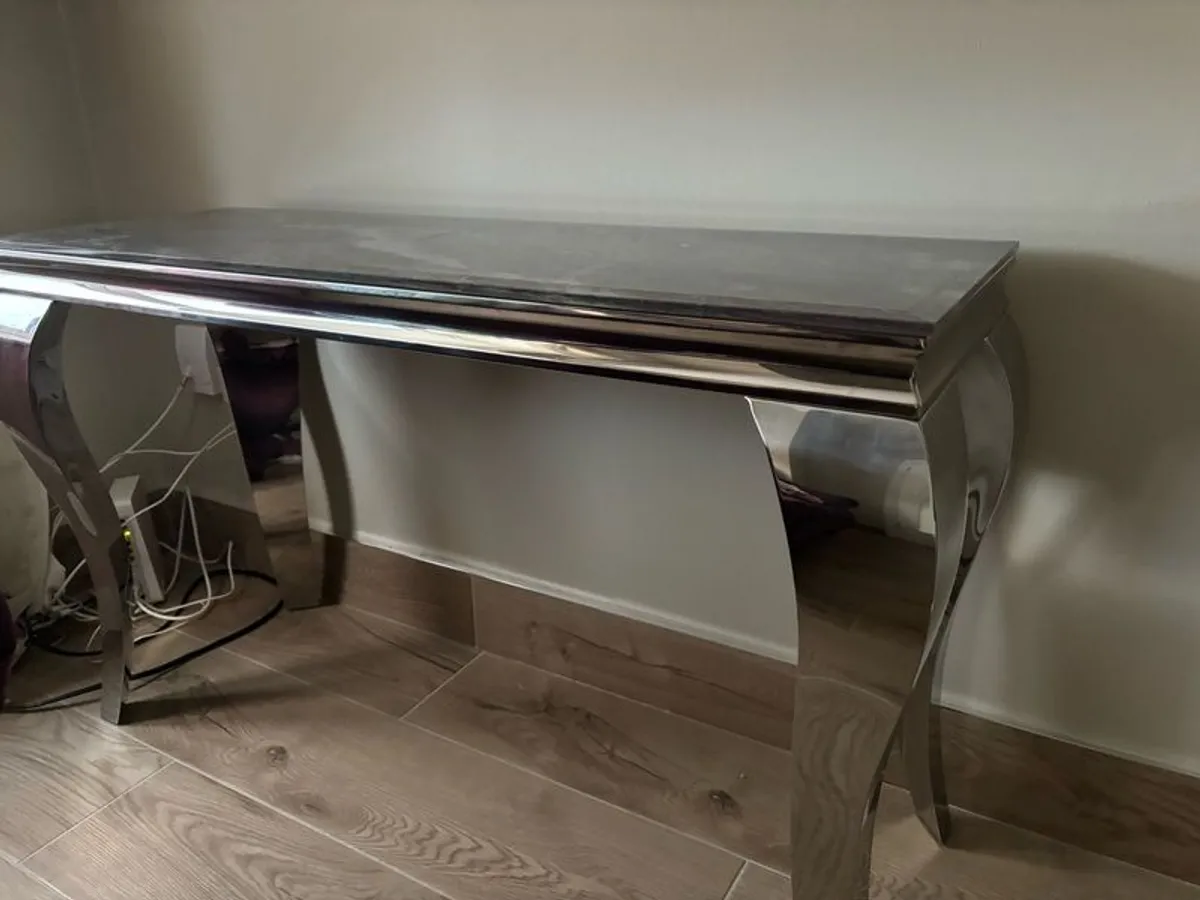 Console Table - Image 1