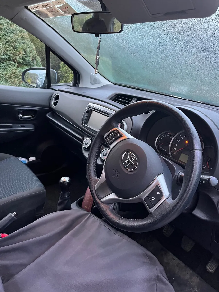 Toyota Yaris 2012 - Image 3