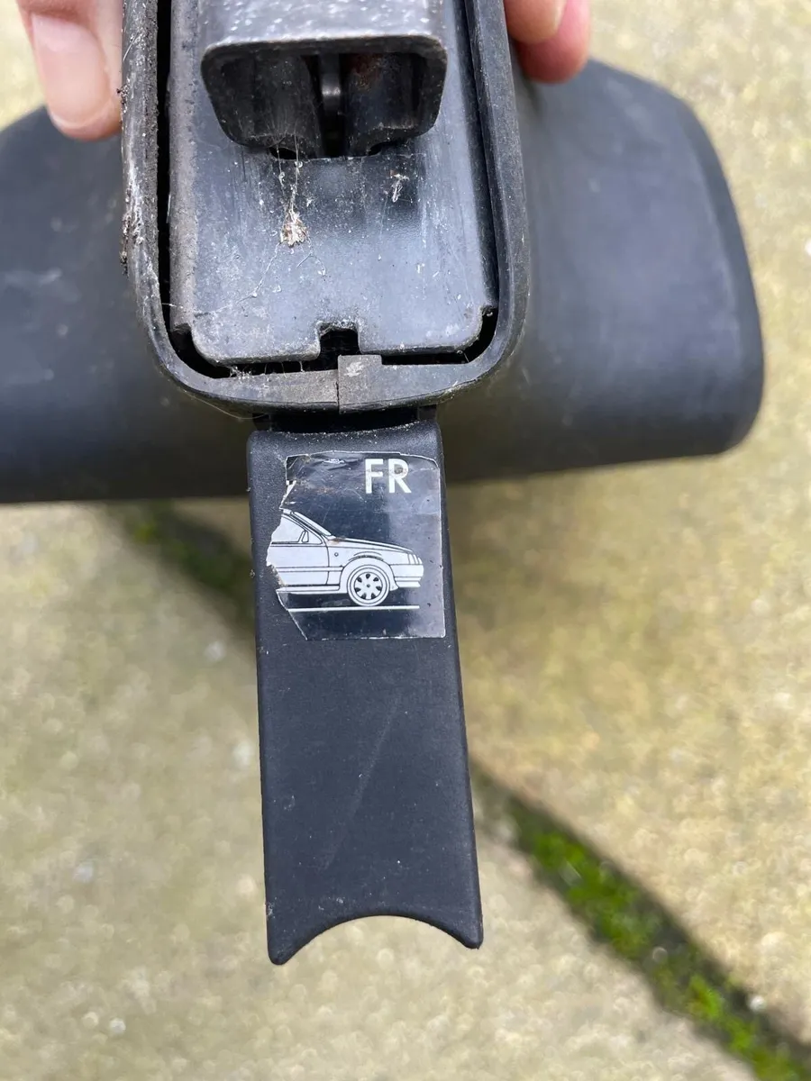 Thule roof rack feet - Image 3