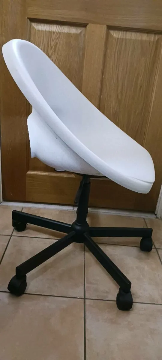 Swivel chair - Image 2