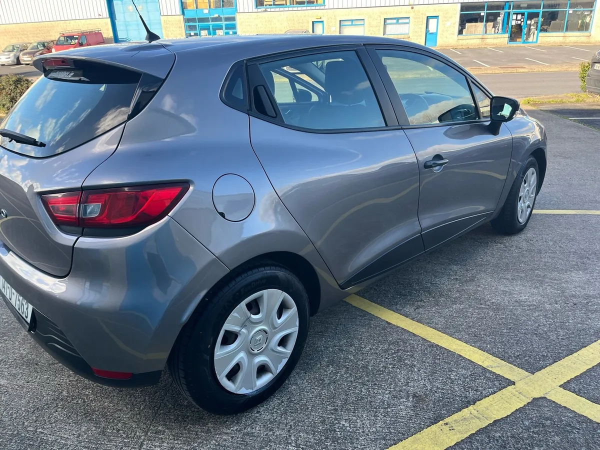Renault Clio - Image 4