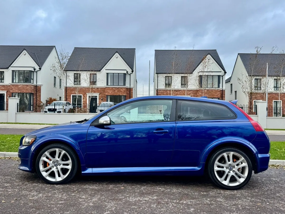 Volvo C30 Coupe  R-Design!! Very unique 🔥 - Image 3