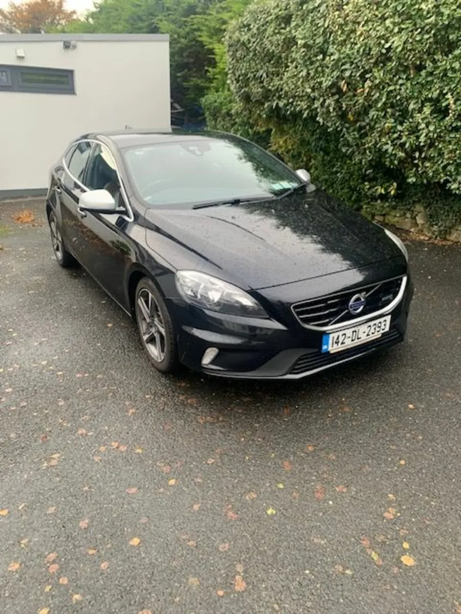 Volvo V40 2014 - Image 1