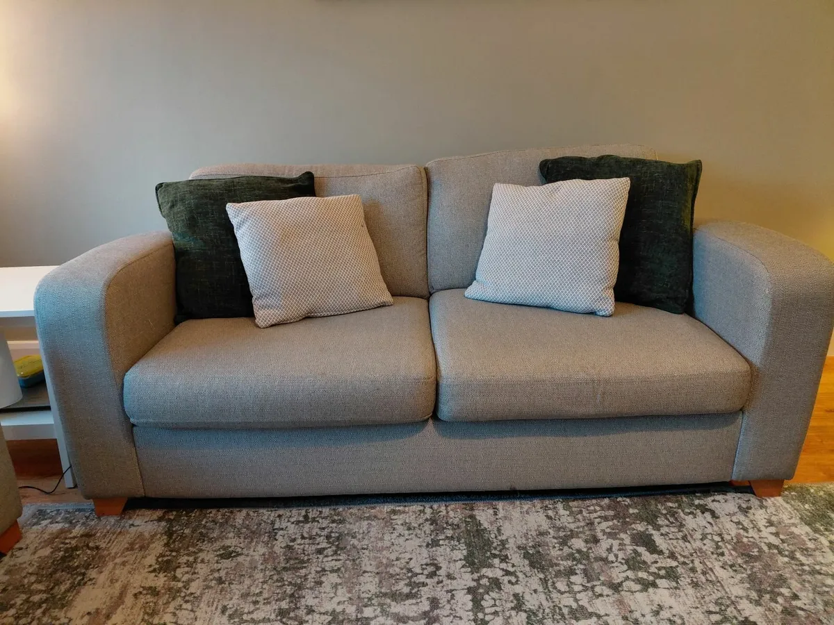 Grey 3 seater couch - Image 1
