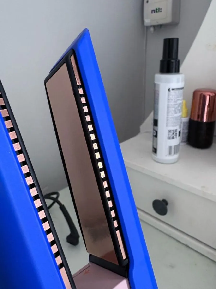 dyson corrale hair straightener - Image 1