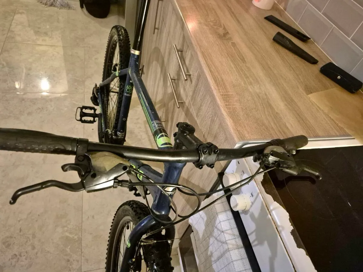 Adults Carrera axle mountain bike-
18" frame/ 27.5 - Image 4