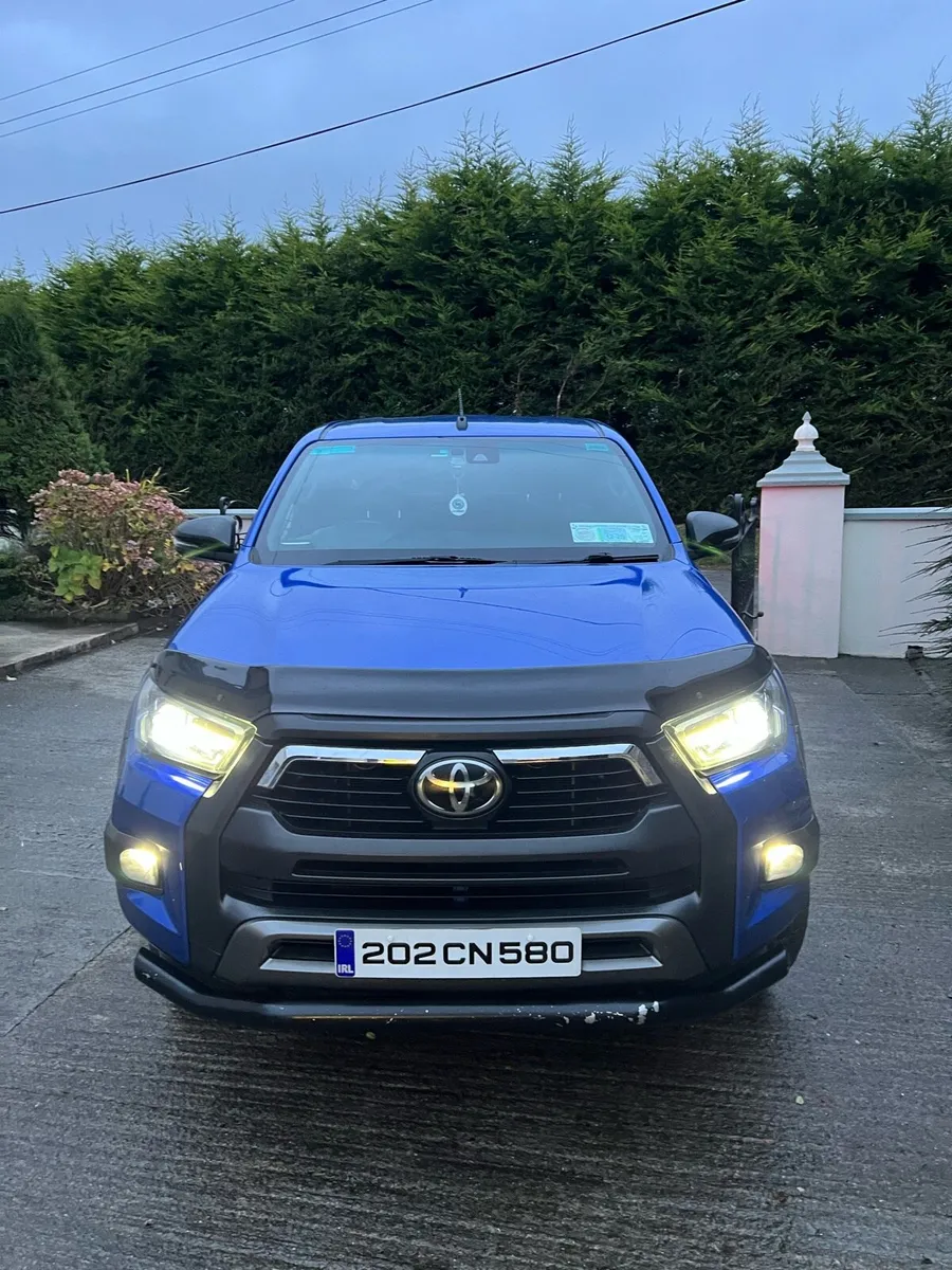 202 Toyota Hilux Invincible X no vat - Image 4