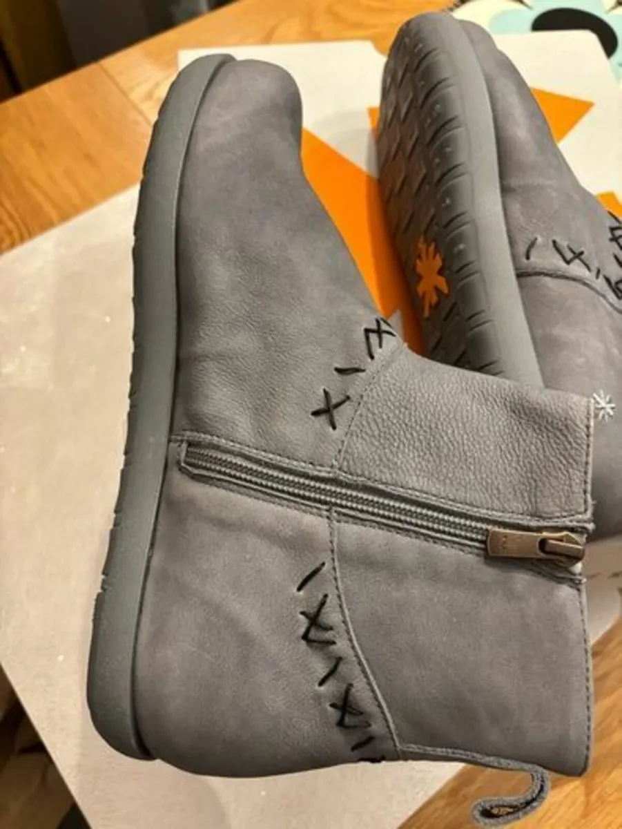 ART full leather flat boots 7uk 41eu NEW in Box - Image 4