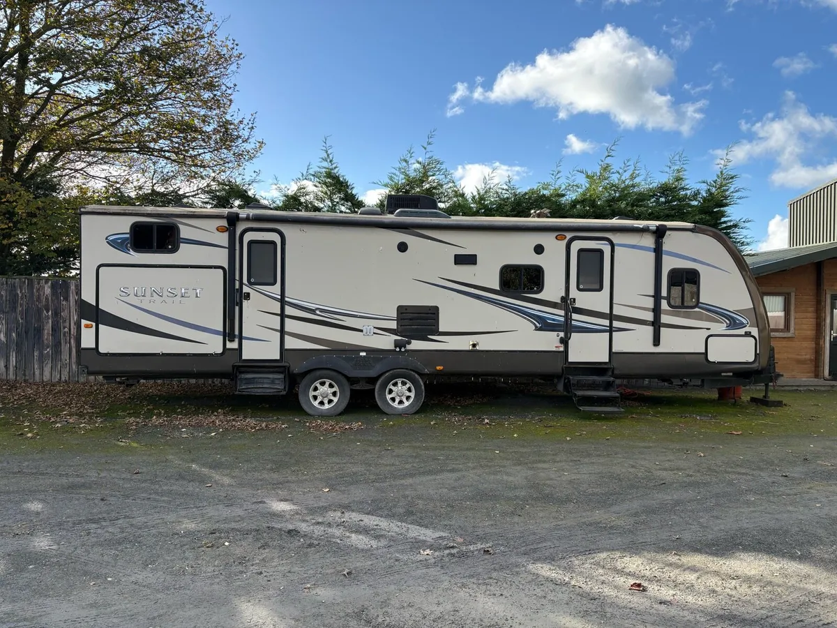 American Caravan trailer - Image 1