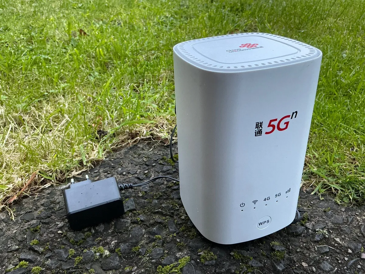 WiFi Router/ No Contract - Image 1