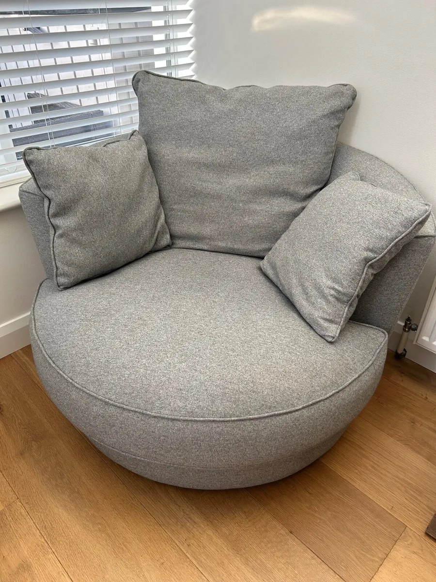 Fantasia Twister Love Seat - Image 2