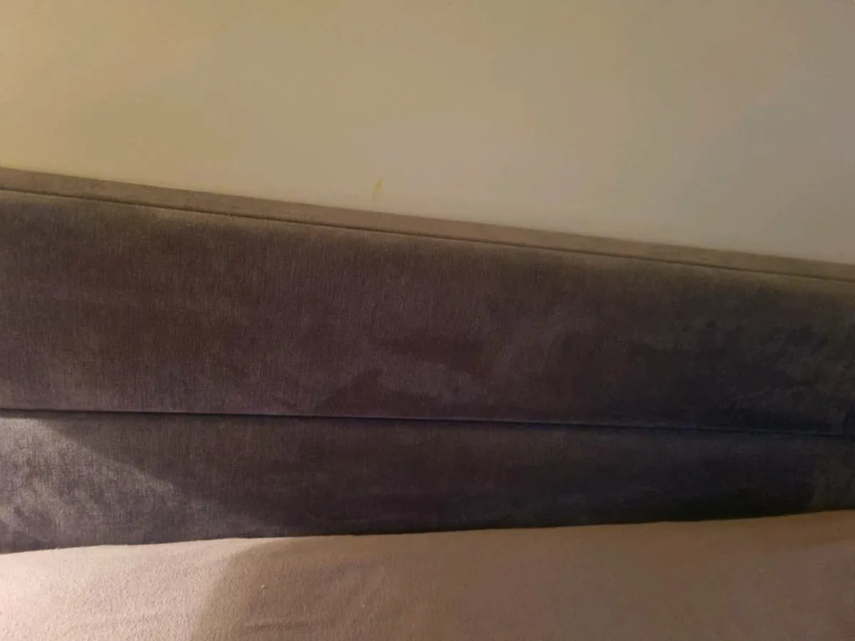 King size mattress, headboard & based whith 2 draw - Image 4