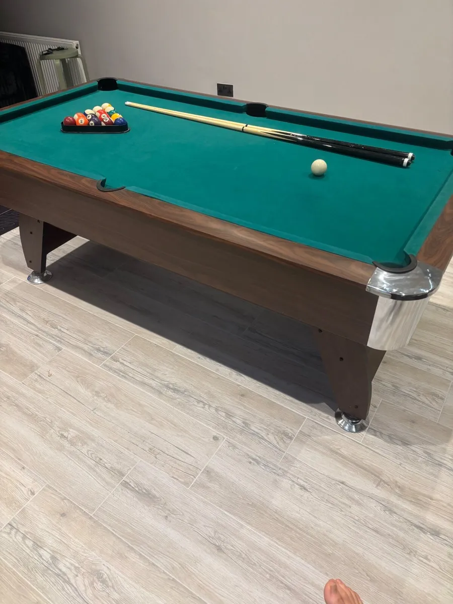 Pool table - Image 2