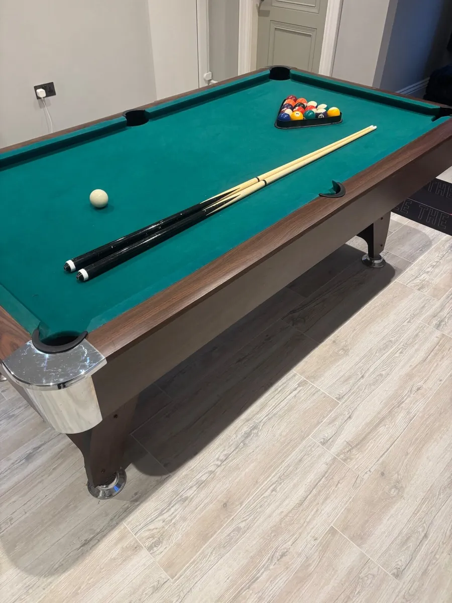 Pool table - Image 4