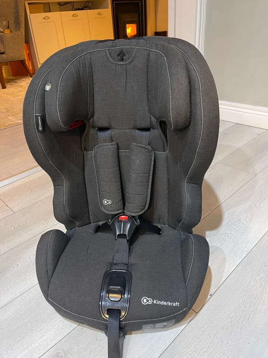 Toddler Car seat with isofix - Image 1
