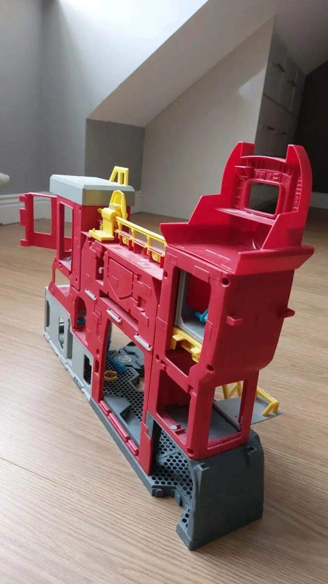 Transformers Rescue Bots Firestation - Image 3