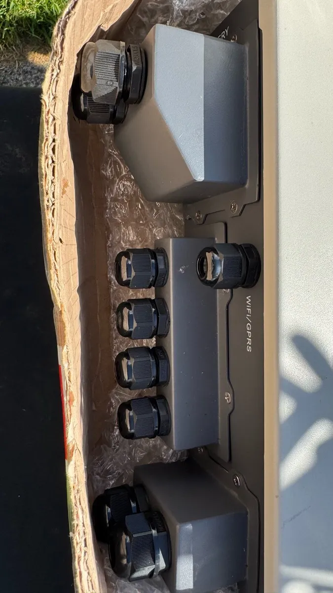 Sofar Me3000sp Ac coupled Inverter 3kw - Image 2