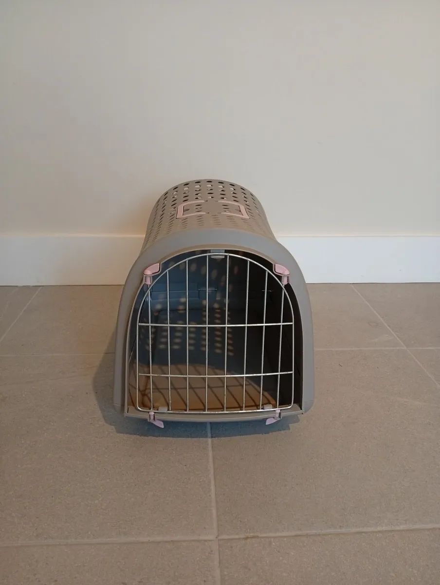 Pet carrier - Image 1