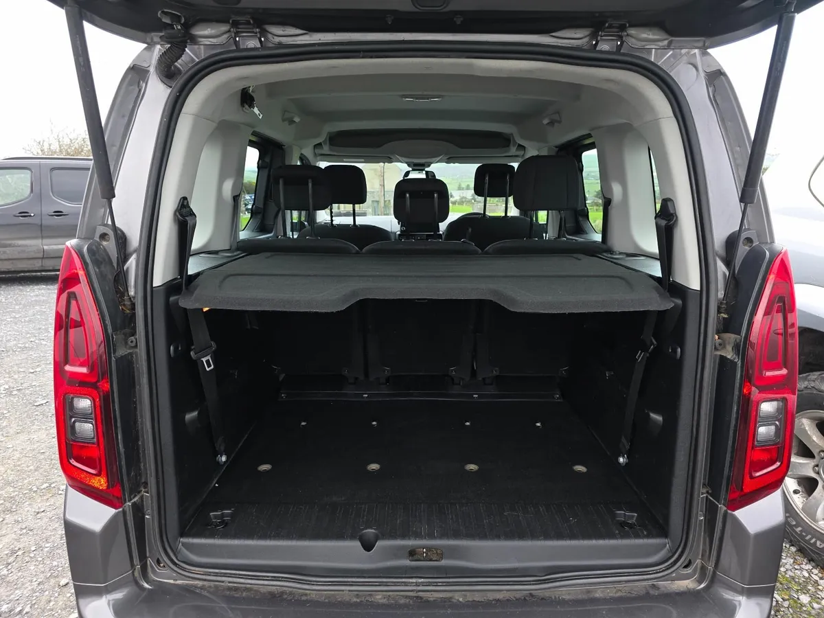 Vauxhall Combo 2019 7 SEATER - Image 3