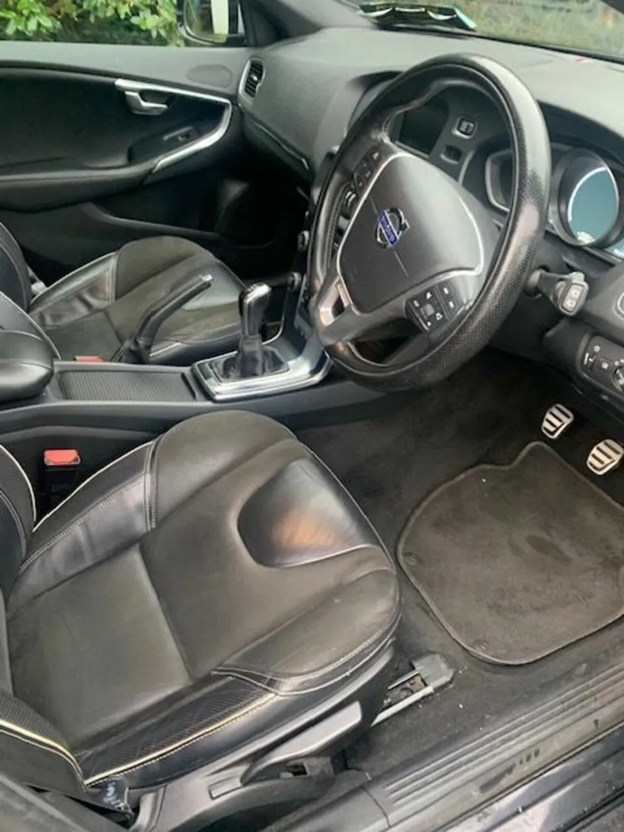 Volvo V40 2014 - Image 4