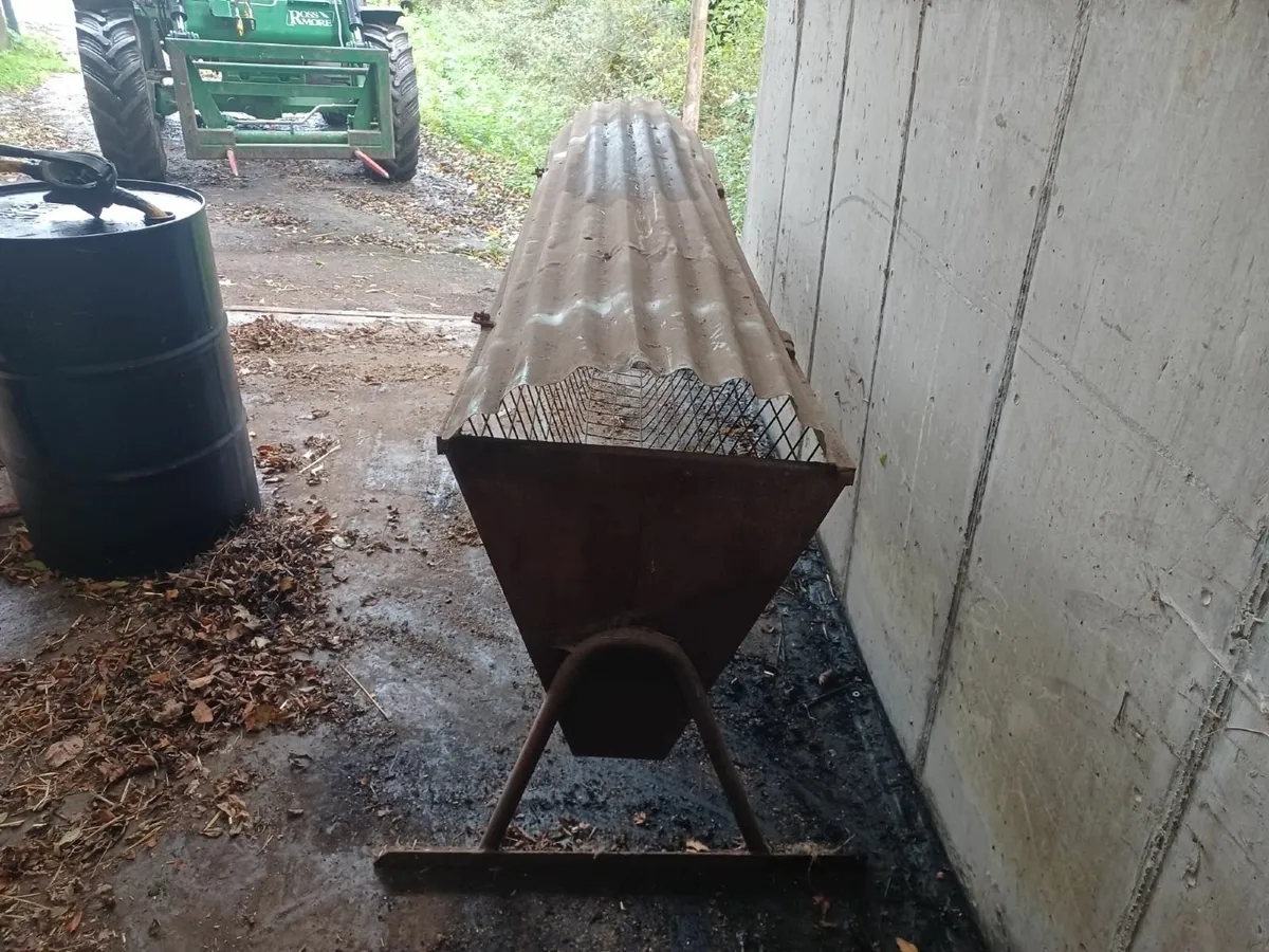 Sheep feeding trough - Image 2