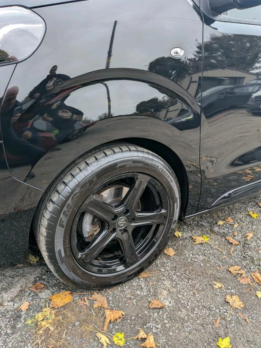 9 seater Minibus - Image 3