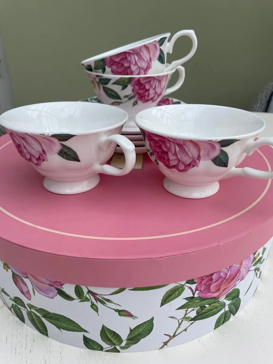 Newbridge 4 teacups and saucers - Rose collection - Image 2